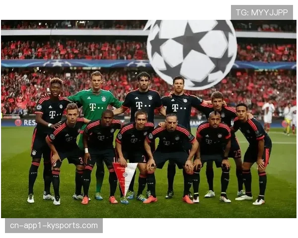 安联球场球迷高唱欧冠主题曲，拜仁主场氛围达到赛季巅峰